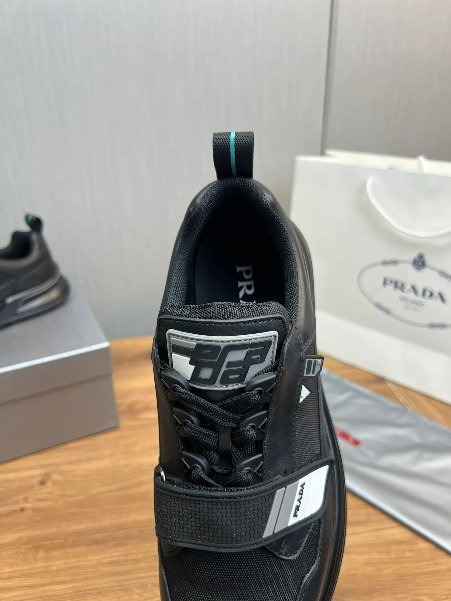 Men's shoes 💰620💰 [PRADA] Men's shoes are popular in the counter, official website is synchronized, high-quality shipments ✔️Original cowhide stitching mesh + cowhide lining, 1🆚1 replica, original original bottom, 38-45 (45 customized, non-refundable)